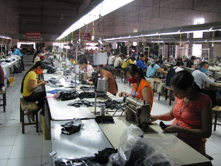 Nghỉ thai sản 6 tháng: Chị em mừng, còn doanh nghiệp lại thêm nỗi lo