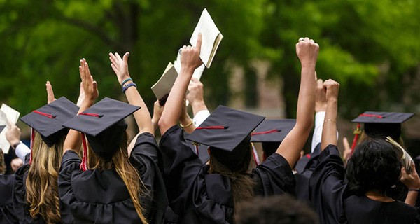 Sinh viên mới ra trường đòi hỏi mức lương phi thực tế vì quá sướng