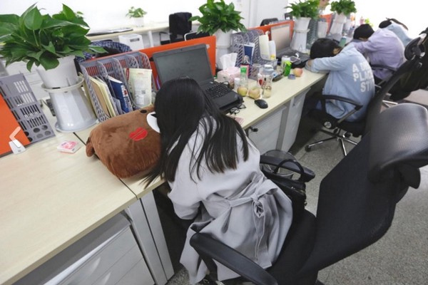 Nhân viên lười, chữa trị bằng xe đạp gấp