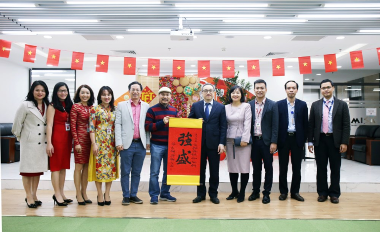 Thứ trưởng Bộ TT-TT Phan Tâm tới thăm và chúc mừng năm mới MISA