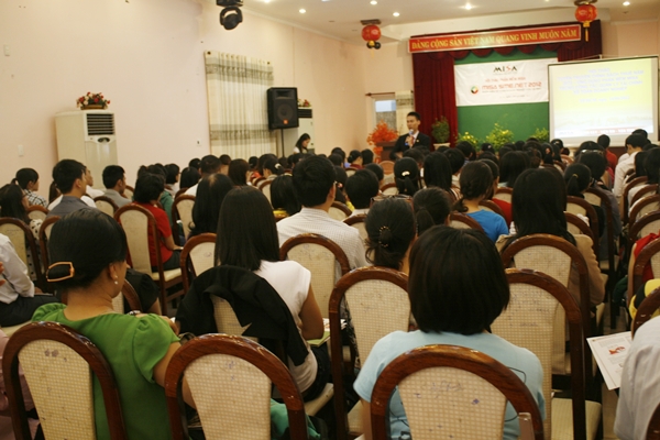 HT_SME_HCM_CVPM20QUANG20TRUNG_140412202815.JPG