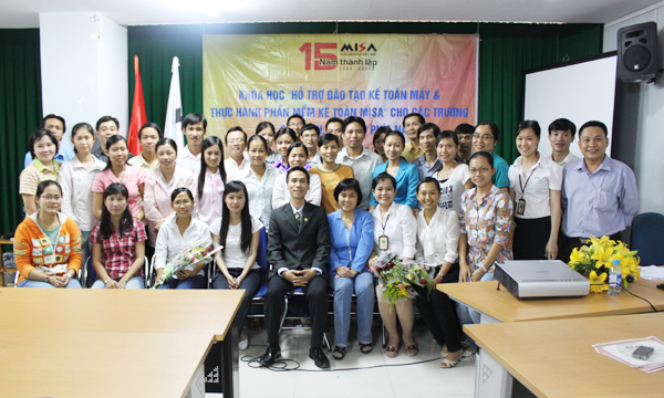 Khoa_dao_tao_ke_toan_may_MISA_HCM_19082010.jpg