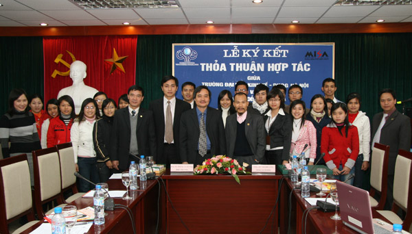 Ky_ket_DH_Kinh_Te_thang_122028229.JPG