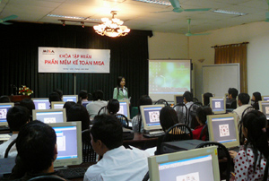 MISA Hà Nội: Đào tạo tập trung  MISA-SME phiên bản 7.9 tháng 4/2008
