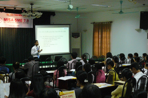 Toan_canh_hoi_thao_SME_thang_6_tai_HN.jpg