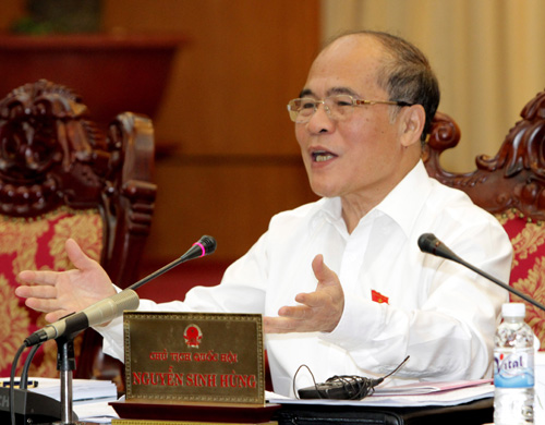 Chủ tịch Quốc hội Nguyễn Sinh Hùng: “Cứ ăn hết thì lấy đâu ra!?”