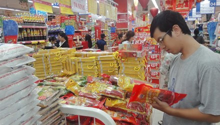 Đưa hàng vào siêu thị, doanh nghiệp phải “bôi trơn”