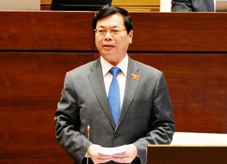 Hàng lậu, hàng giả tràn lan: “Chưa có ai bị cắt chức”