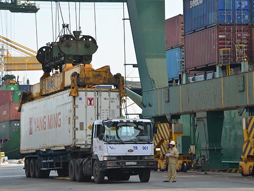 Một ngày làm thủ tục xuất nhập khẩu = 1,6 tỉ USD