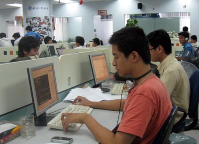 Tuyển sinh viên thực tập vào làm việc được và mất